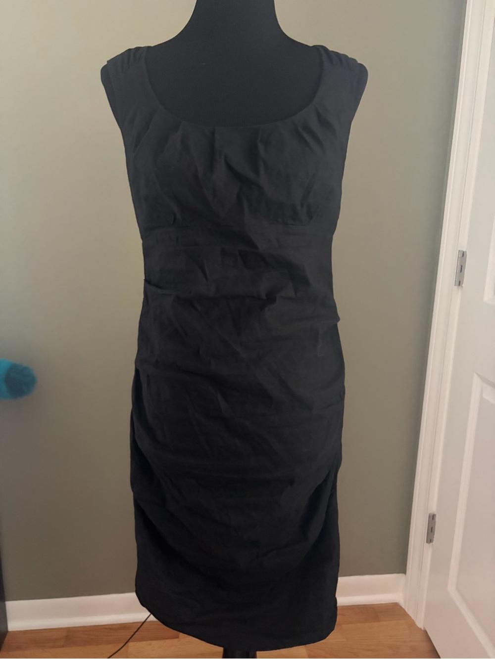 Eileen Fisher Black Scoop-Neck Sleeveless Sheath Dress
